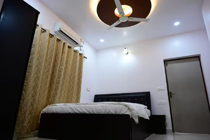 White House w/Private Pool 1.5kms to the beach x Solis Nature