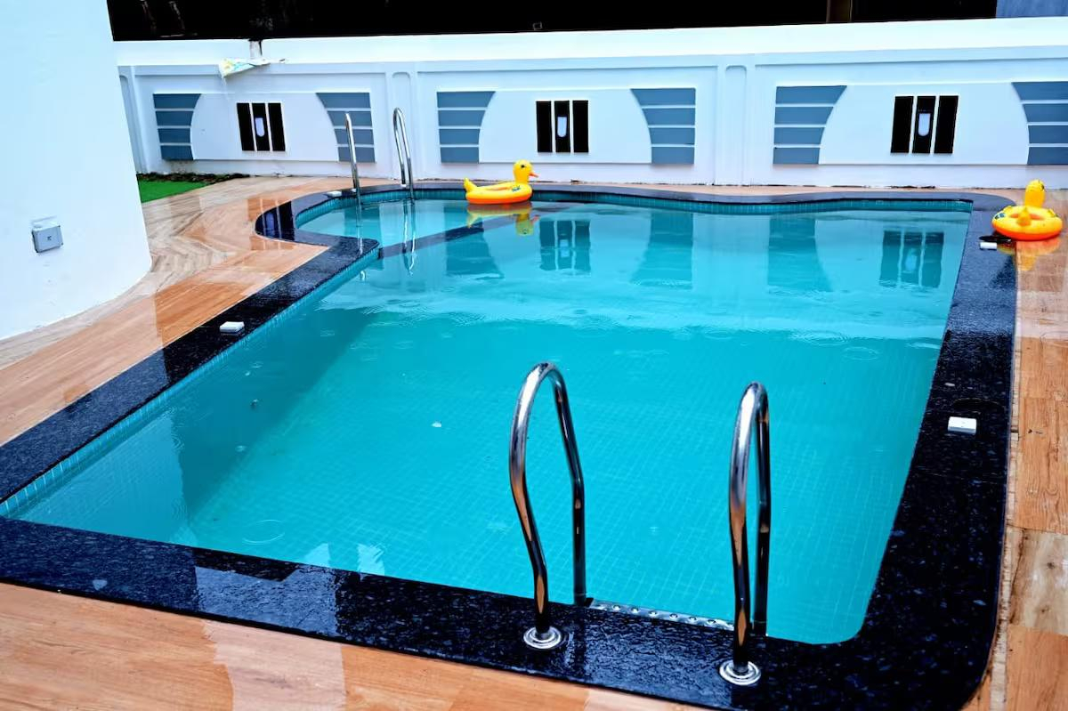 White House w/Private Pool 1.5kms to the beach x Solis Nature