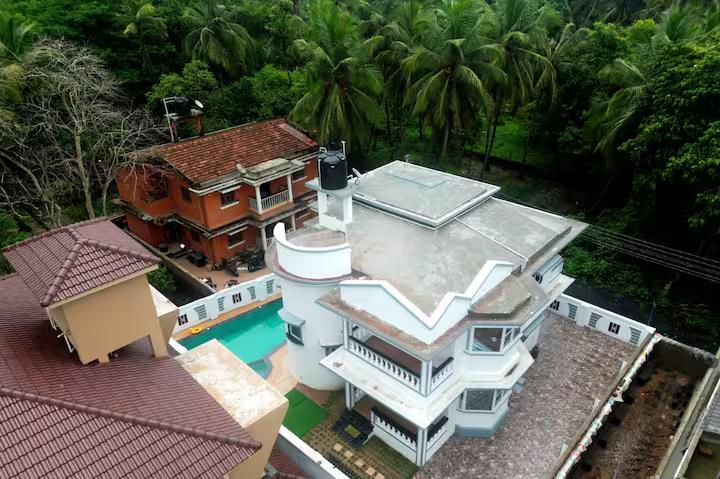White House w/Private Pool 1.5kms to the beach x Solis Nature