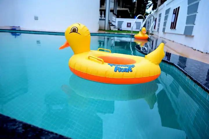 White House w/Private Pool 1.5kms to the beach x Solis Nature