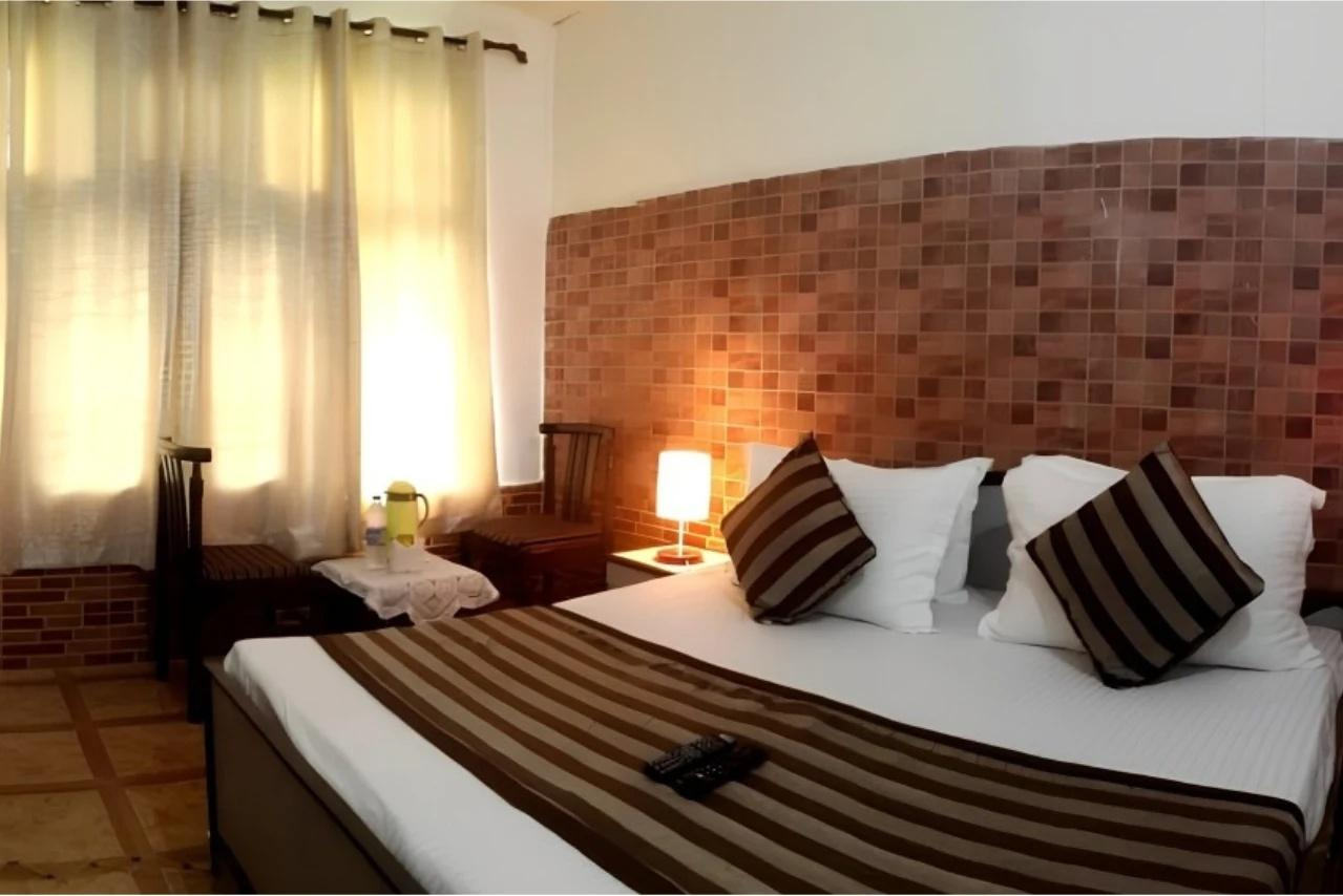 DLS SNOW RETREAT, DHARAMSHALA x Solis Nature