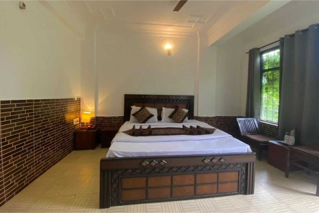 DLS SNOW RETREAT, DHARAMSHALA x Solis Nature