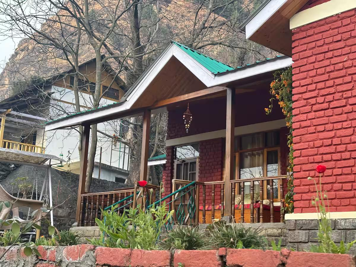 1 Himalayan Apple Orchard | Cozy Stay in Orchards x Solis Nature