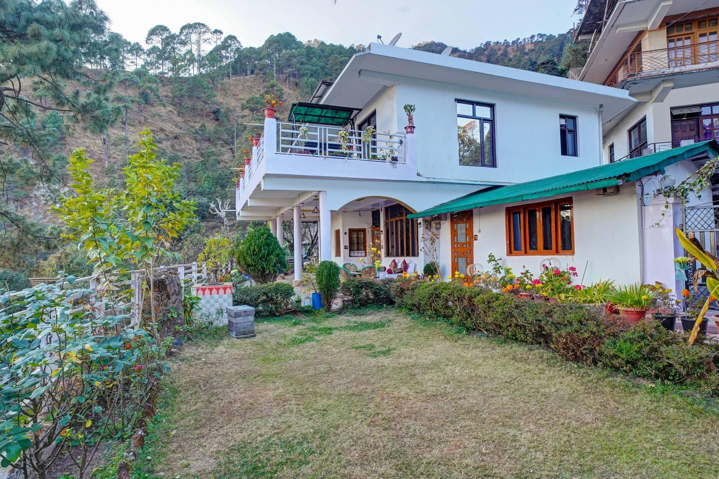 Nature's Vibe Homestay Kainchi Dham-Hillside Home x Solis Nature