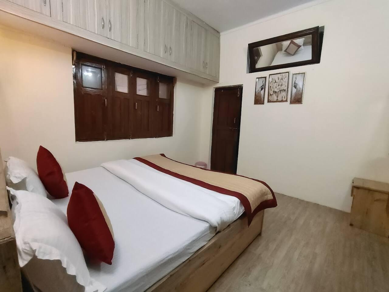 Nature's Vibe Homestay Kainchi Dham-Hillside Home x Solis Nature