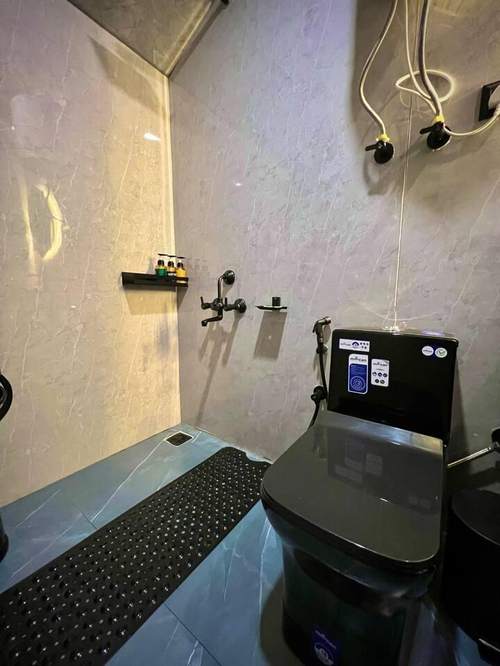 Dreamy Wood n Glass Cabin with Cafe in Forest x Solis Nature