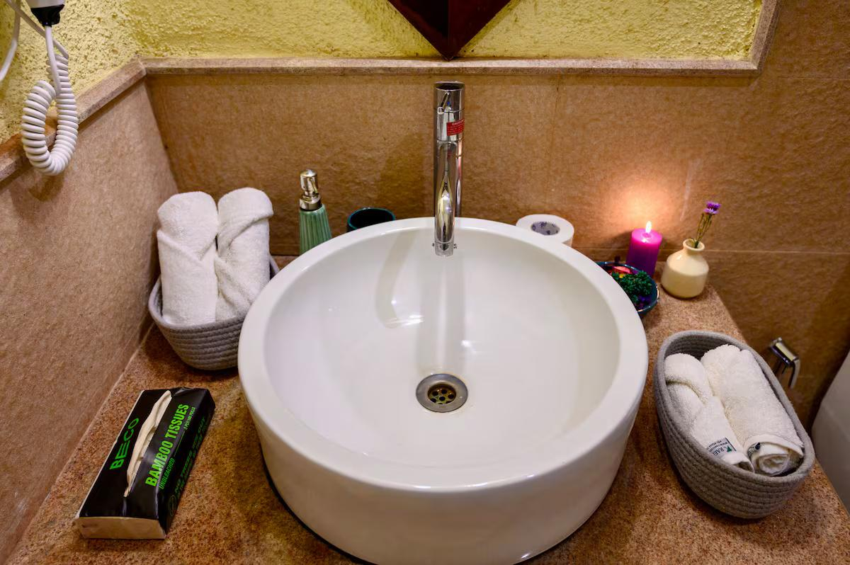 2bhk w/ pool + Kitchen | 8 mins from beach x Solis Nature