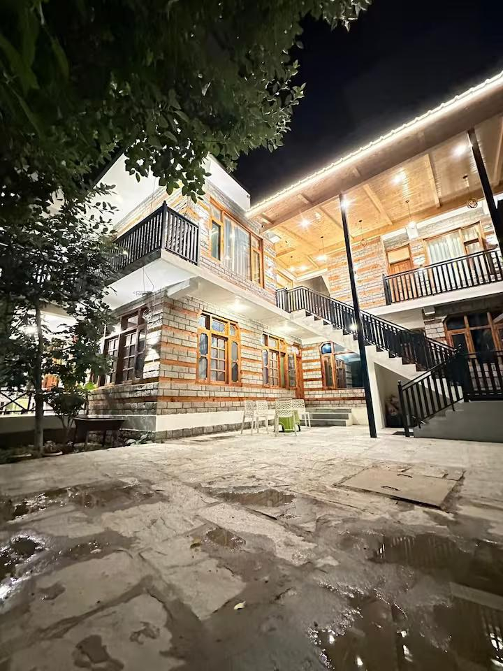 5bhk My-lo Cottage by Geeta Villas x Solis Nature