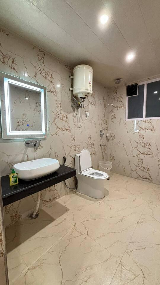 5bhk My-lo Cottage by Geeta Villas x Solis Nature