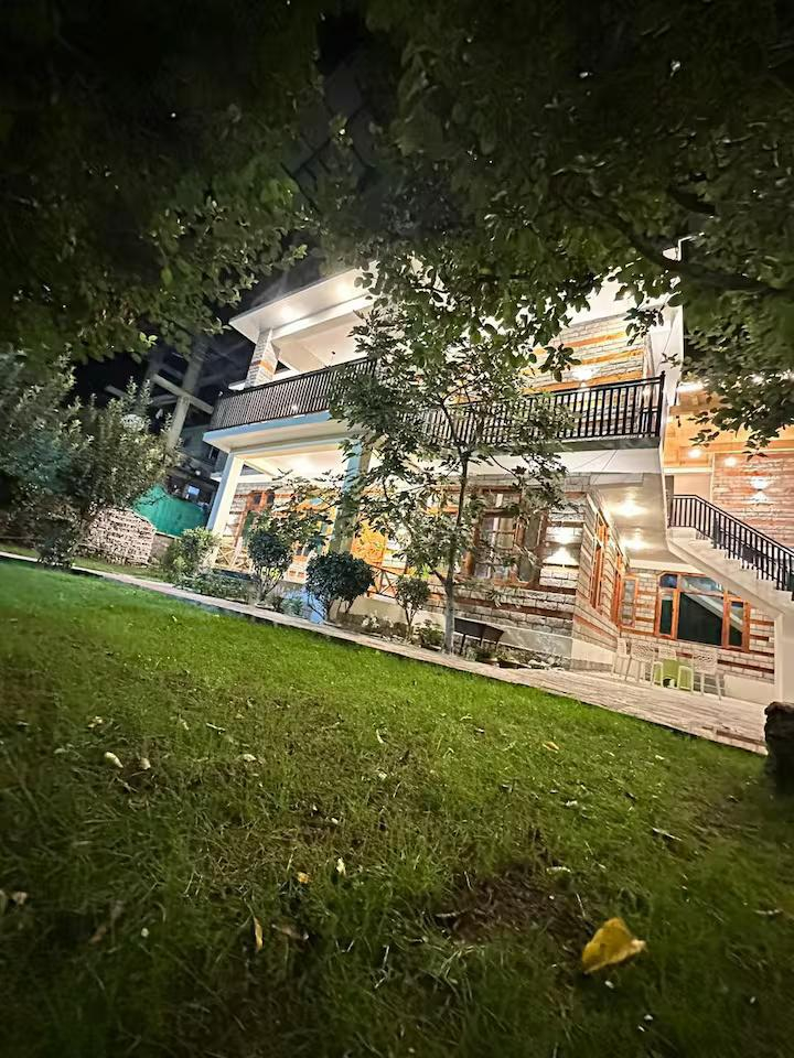 5bhk My-lo Cottage by Geeta Villas x Solis Nature