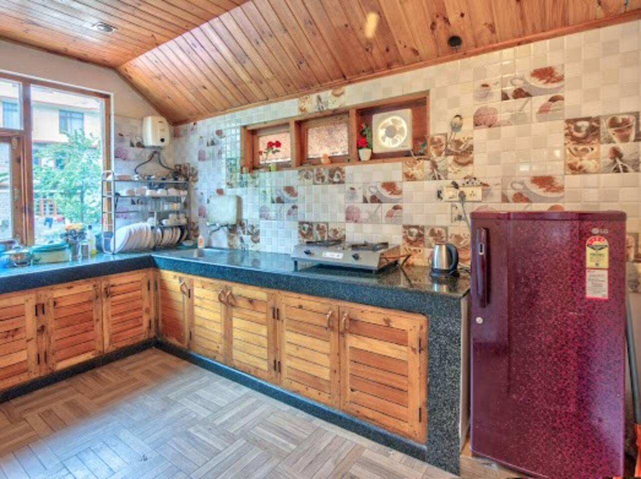 4 bhk penthouse manali Cottage by Geeta Villa x Solis Nature