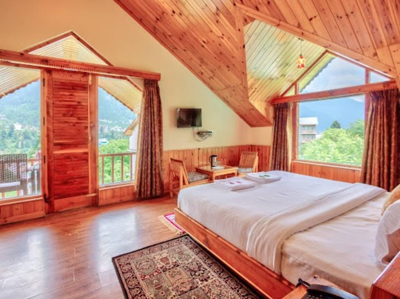 4 bhk penthouse manali Cottage by Geeta Villa x Solis Nature
