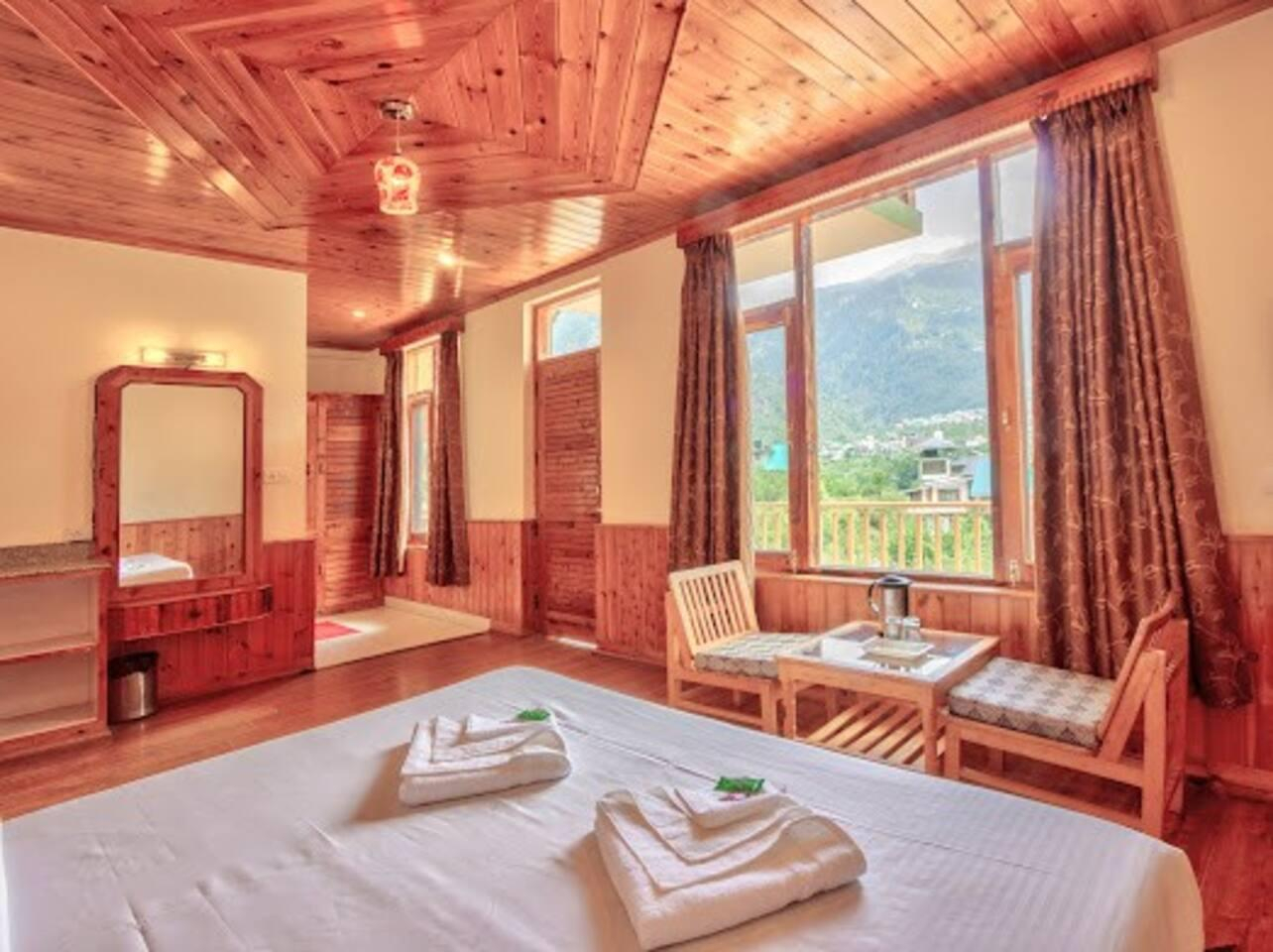 4 bhk penthouse manali Cottage by Geeta Villa x Solis Nature