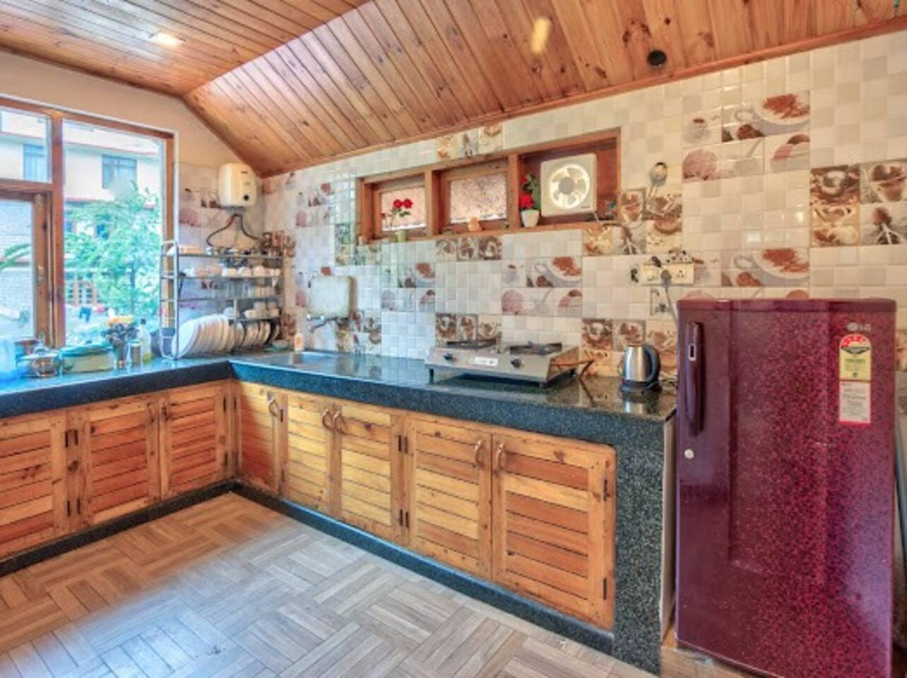 4 bhk penthouse manali Cottage by Geeta Villa x Solis Nature