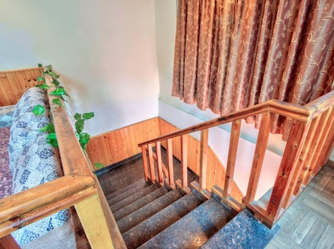 4 bhk penthouse manali Cottage by Geeta Villa x Solis Nature