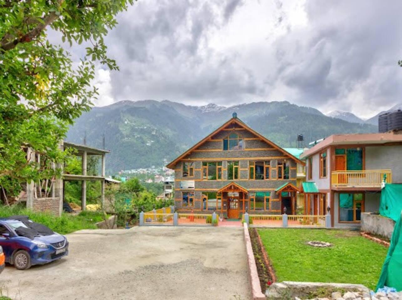 3 bhk manali cottage by Geeta Villas x Solis Nature