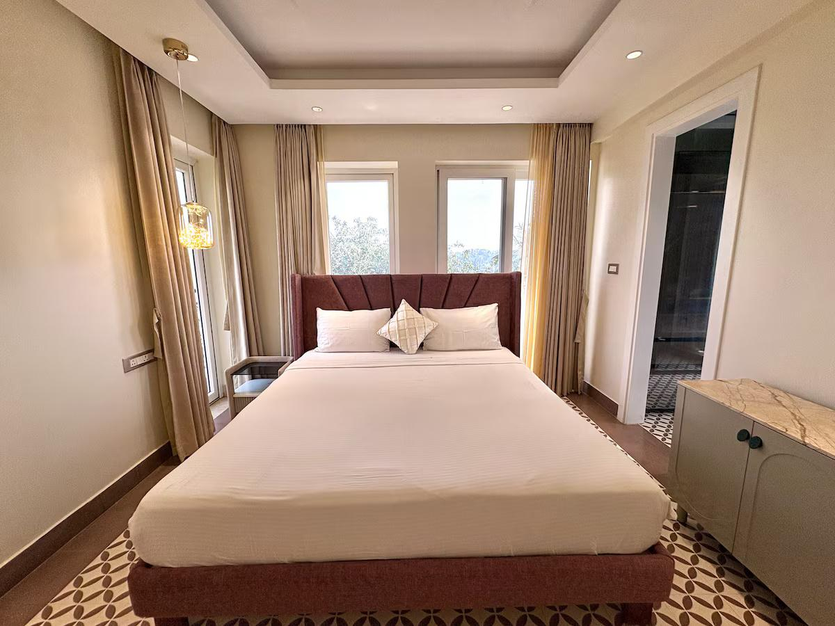 Magnificent 4BHK Standalone Villa | Pvt Pool | Parra x Solis Nature