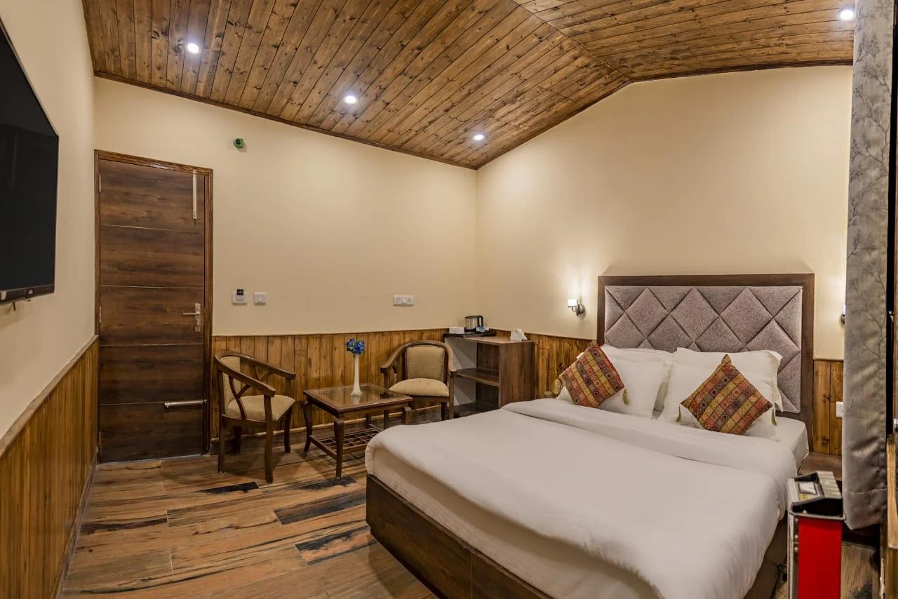 Crossroads Shimla (near Mall Road) x Solis Nature