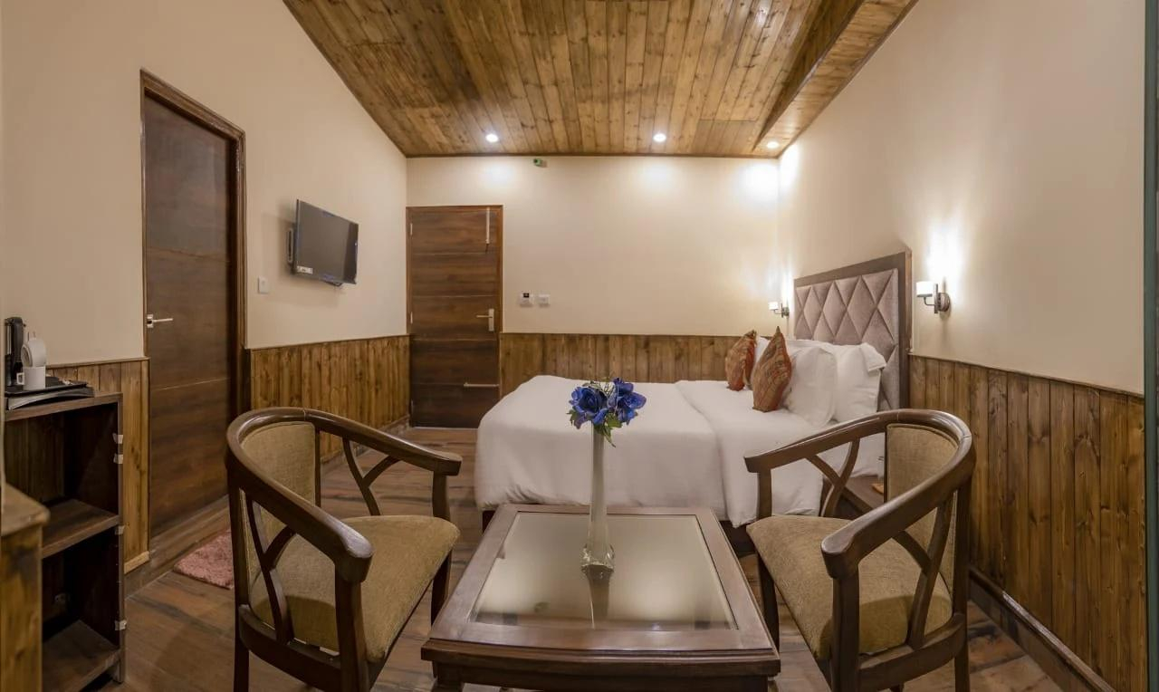 Crossroads Shimla (near Mall Road) x Solis Nature