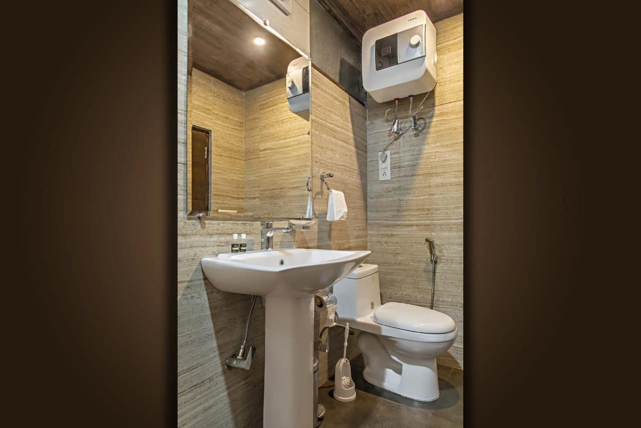 Crossroads Shimla (near Mall Road) x Solis Nature