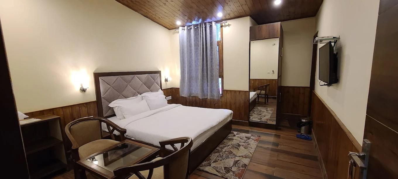 Crossroads Shimla (near Mall Road) x Solis Nature