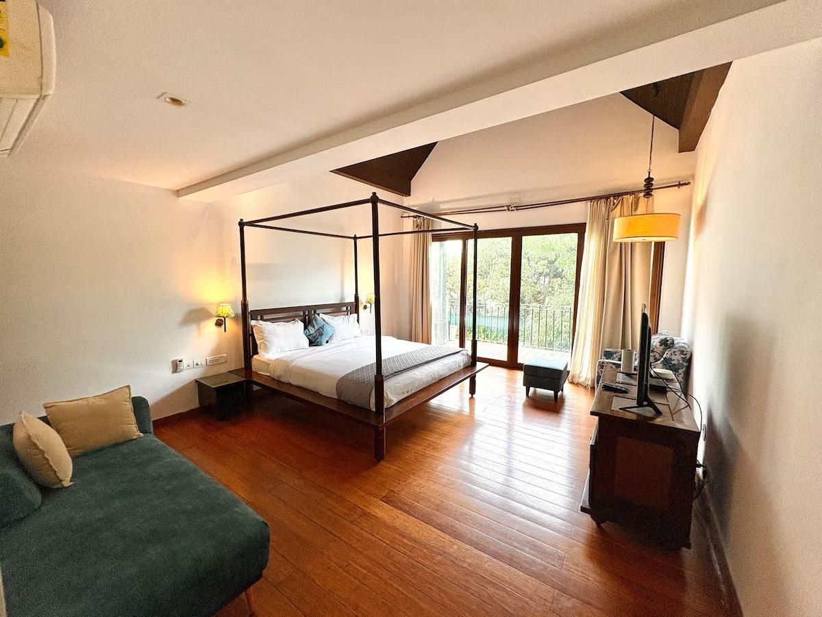 Candolim Retreat 4BHK Villa + Private Pool x Solis Nature