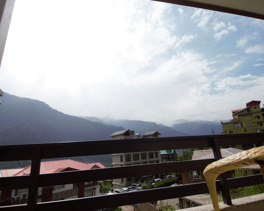 The Alpine Escape, Manali x Solis Nature
