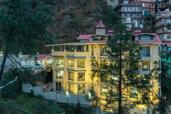 DLS Hotels The Rock Castle x Solis Nature