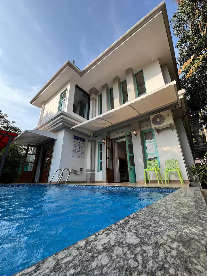 Posh 4BHK Pvt Pool Villa | 8 mins to Vagator Beach x Solis Nature