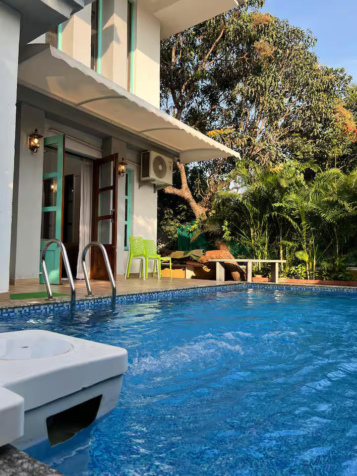 Posh 4BHK Pvt Pool Villa | 8 mins to Vagator Beach x Solis Nature