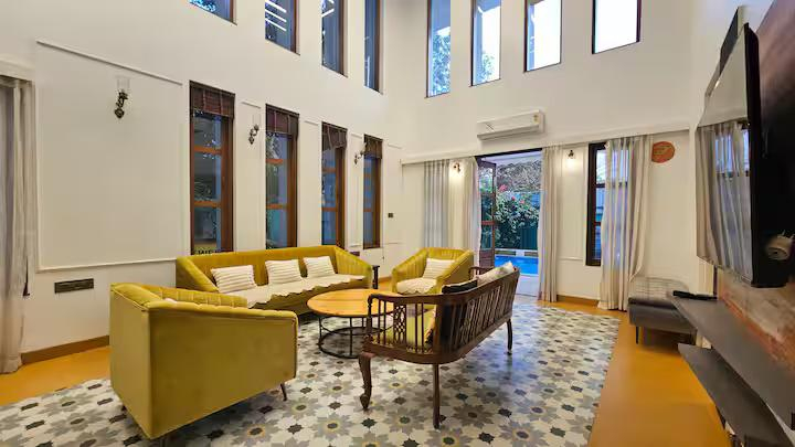 Posh 4BHK Pvt Pool Villa | 8 mins to Vagator Beach x Solis Nature