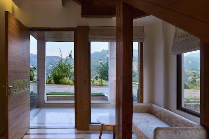 Auramah Valley Shimla 4bhk x Solis Nature