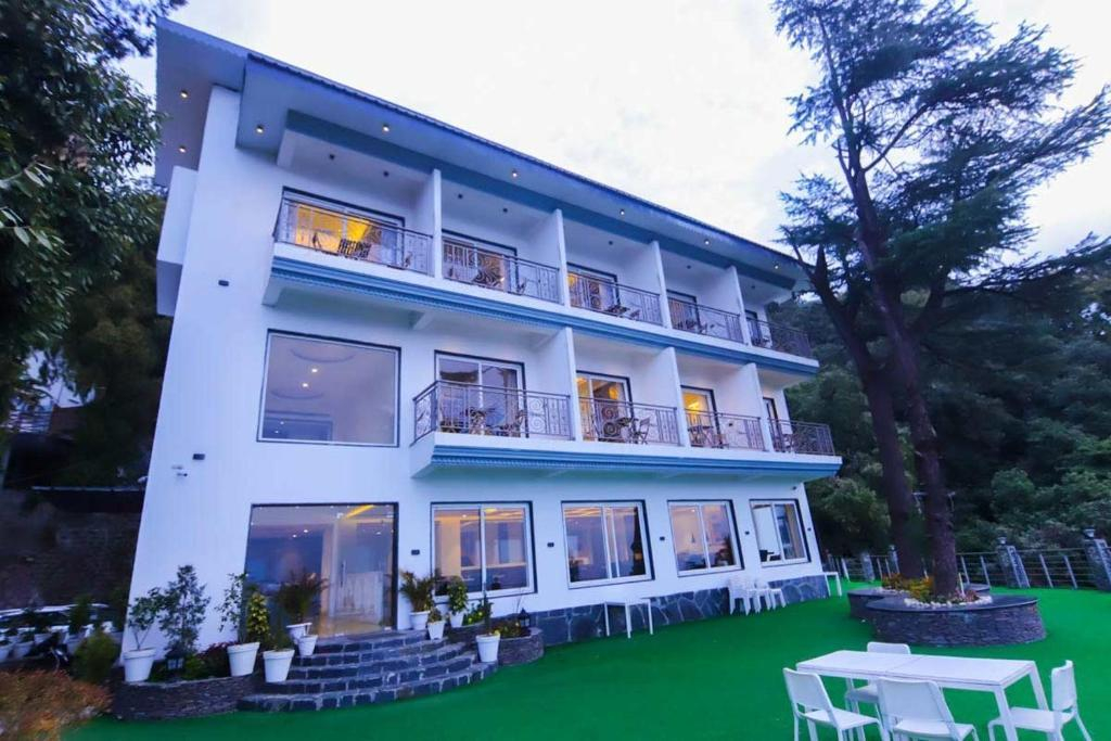 Baris resort Mussoorie x Solis Nature