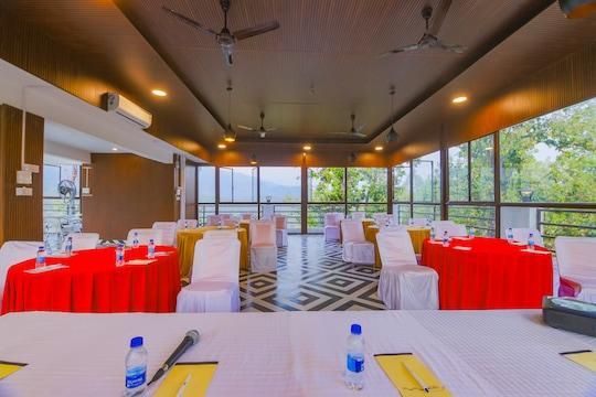 The First view Resort, Lansdowne x Solis Nature