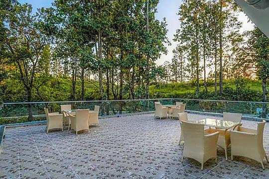 The First view Resort, Lansdowne x Solis Nature