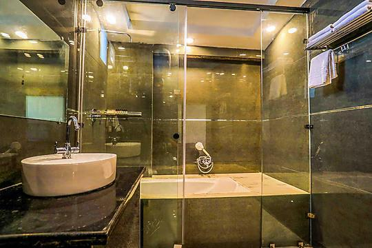 The First view Resort, Lansdowne x Solis Nature