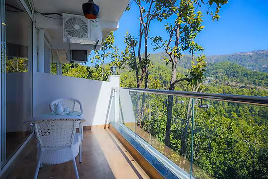 The First view Resort, Lansdowne x Solis Nature