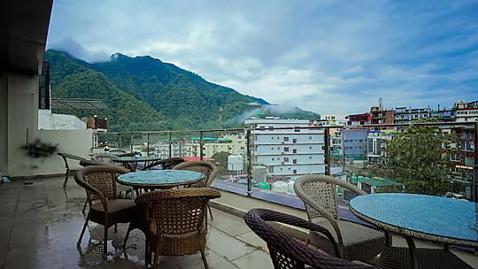 Hotel Lords Valley Rishikesh x Solis Nature