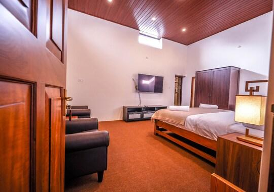 Lauriston Villa Ooty by VOYE HOMES x Solis Nature