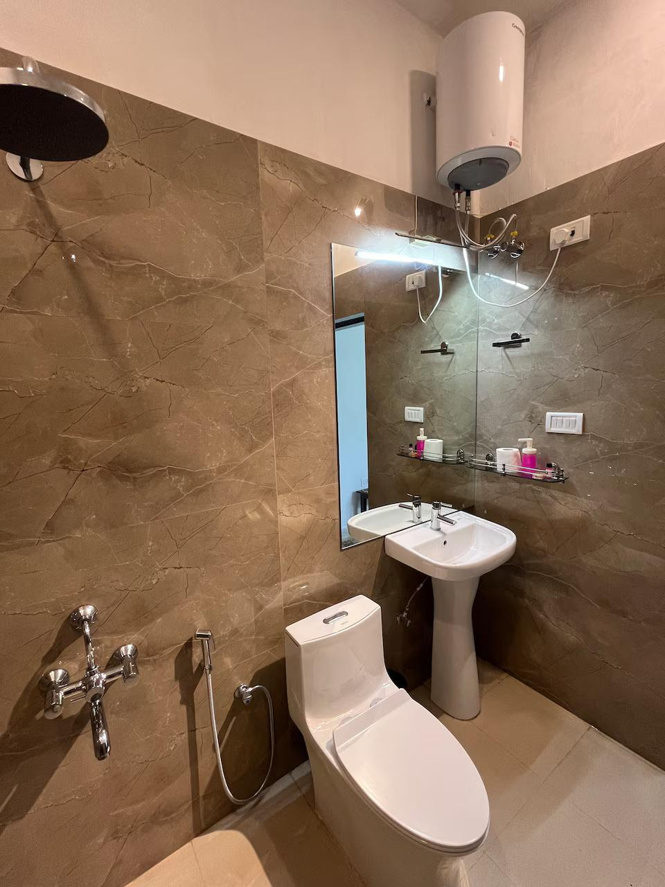 The Singh Farm - 4BHK Private Pool Farm House x Solis Nature