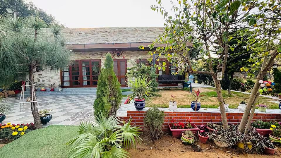 The Singh Farm - 4BHK Private Pool Farm House x Solis Nature