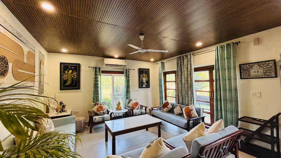 The Singh Farm - 4BHK Private Pool Farm House x Solis Nature