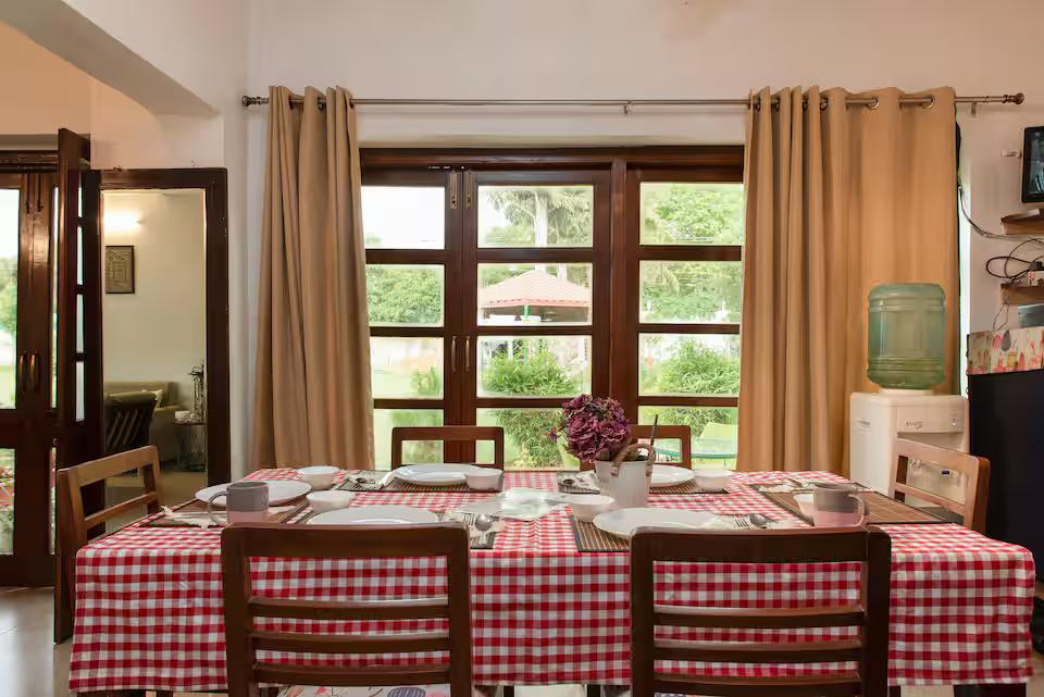 The Singh Farm - 4BHK Private Pool Farm House x Solis Nature