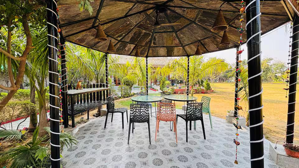 The Singh Farm - 4BHK Private Pool Farm House x Solis Nature