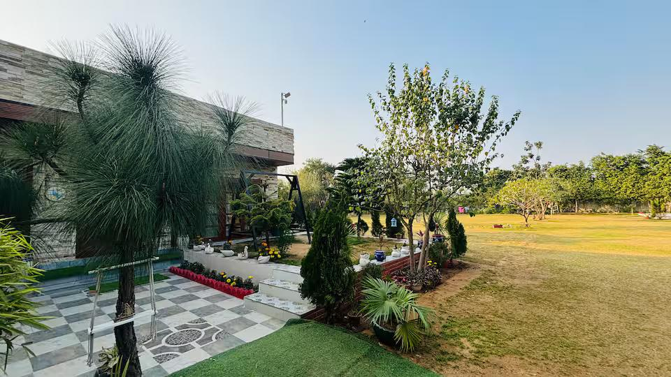 The Singh Farm - 4BHK Private Pool Farm House x Solis Nature