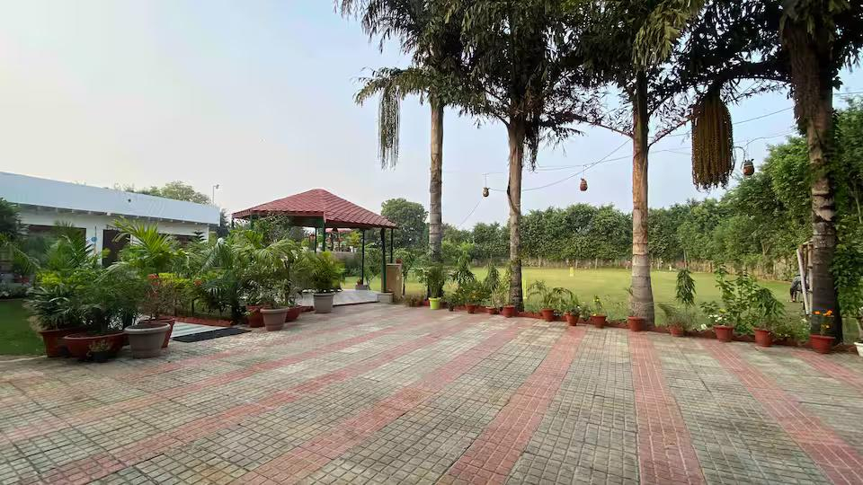 The Singh Farm - 4BHK Private Pool Farm House x Solis Nature