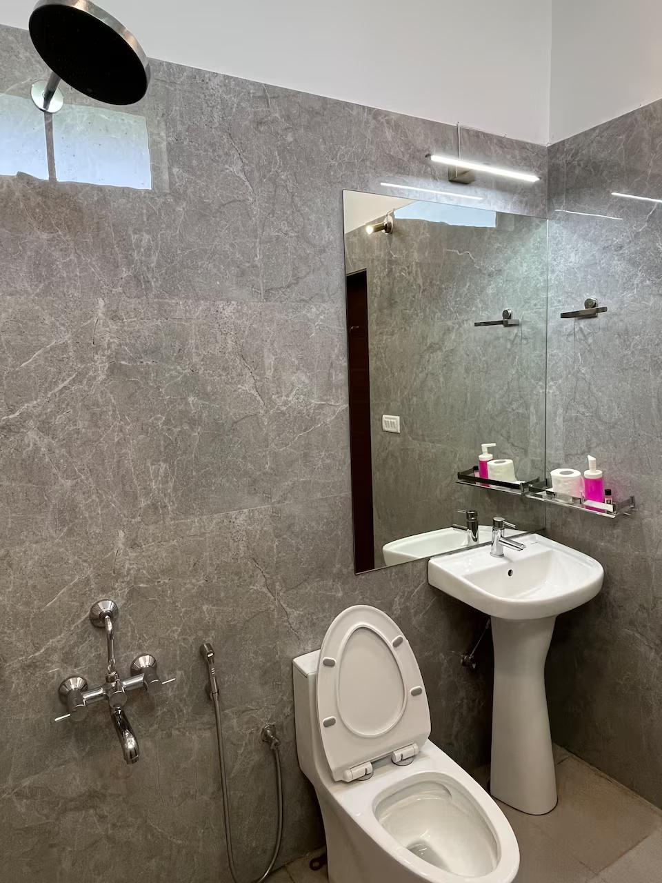 The Singh Farm - 4BHK Private Pool Farm House x Solis Nature