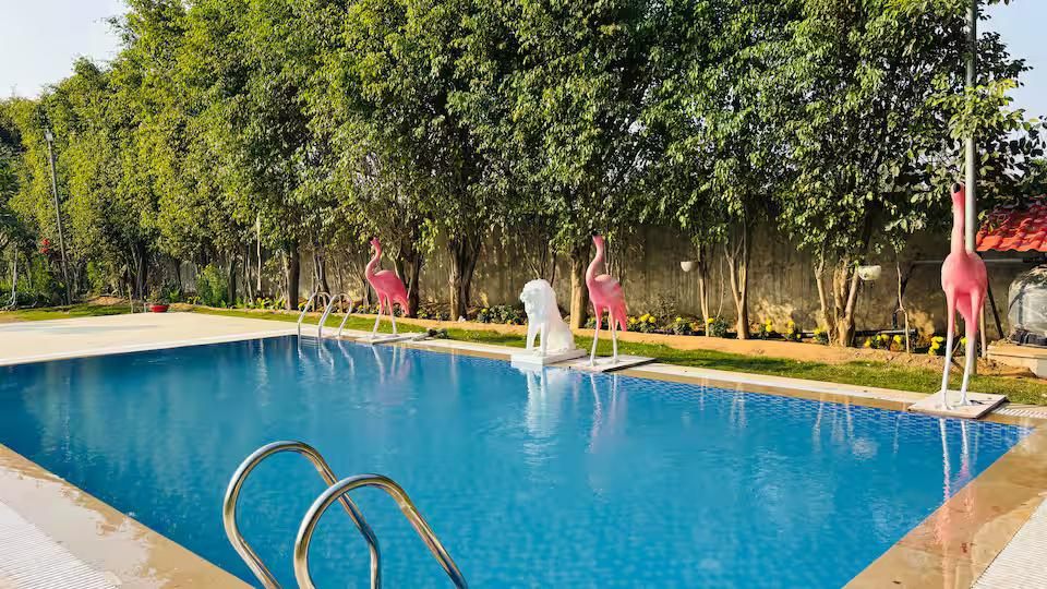 The Singh Farm - 4BHK Private Pool Farm House x Solis Nature