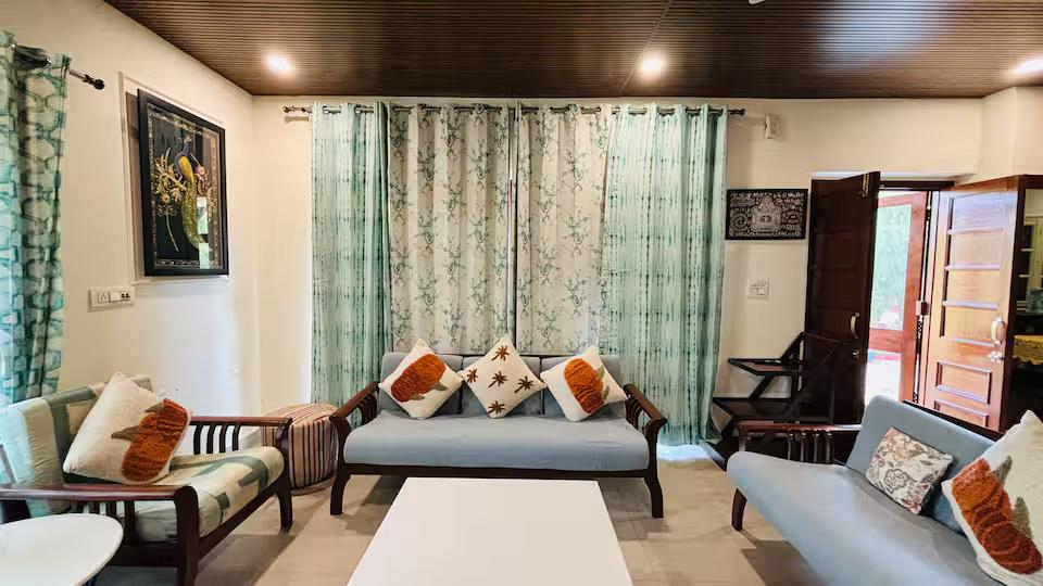 The Singh Farm - 4BHK Private Pool Farm House x Solis Nature