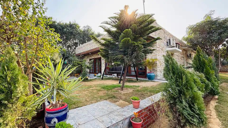 The Singh Farm - 4BHK Private Pool Farm House x Solis Nature